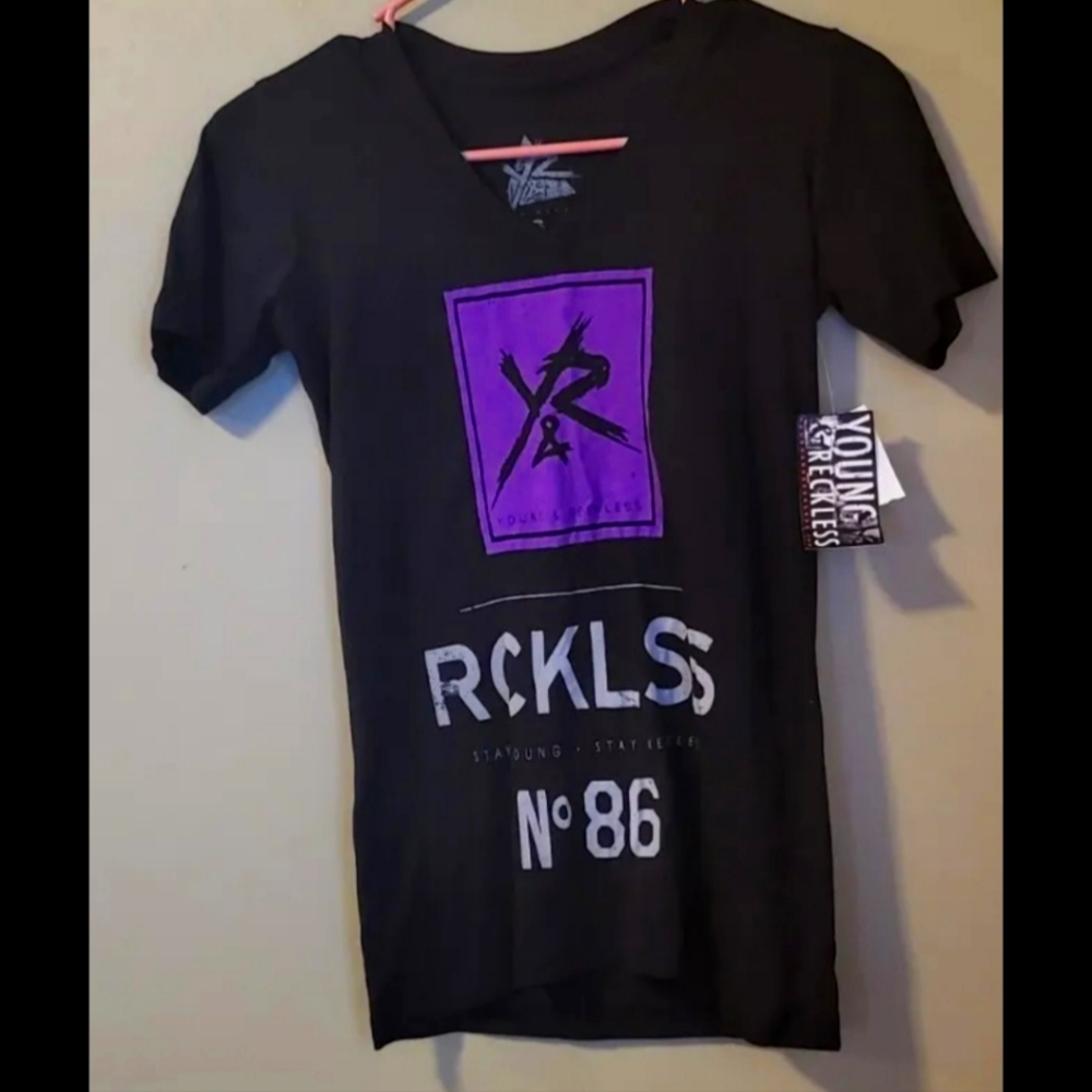 Young and Reckless black t-shirt women size Small